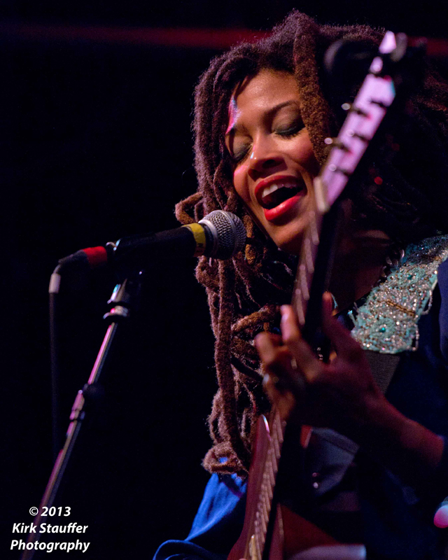 Valerie June @ Tractor Tavern - No Depression